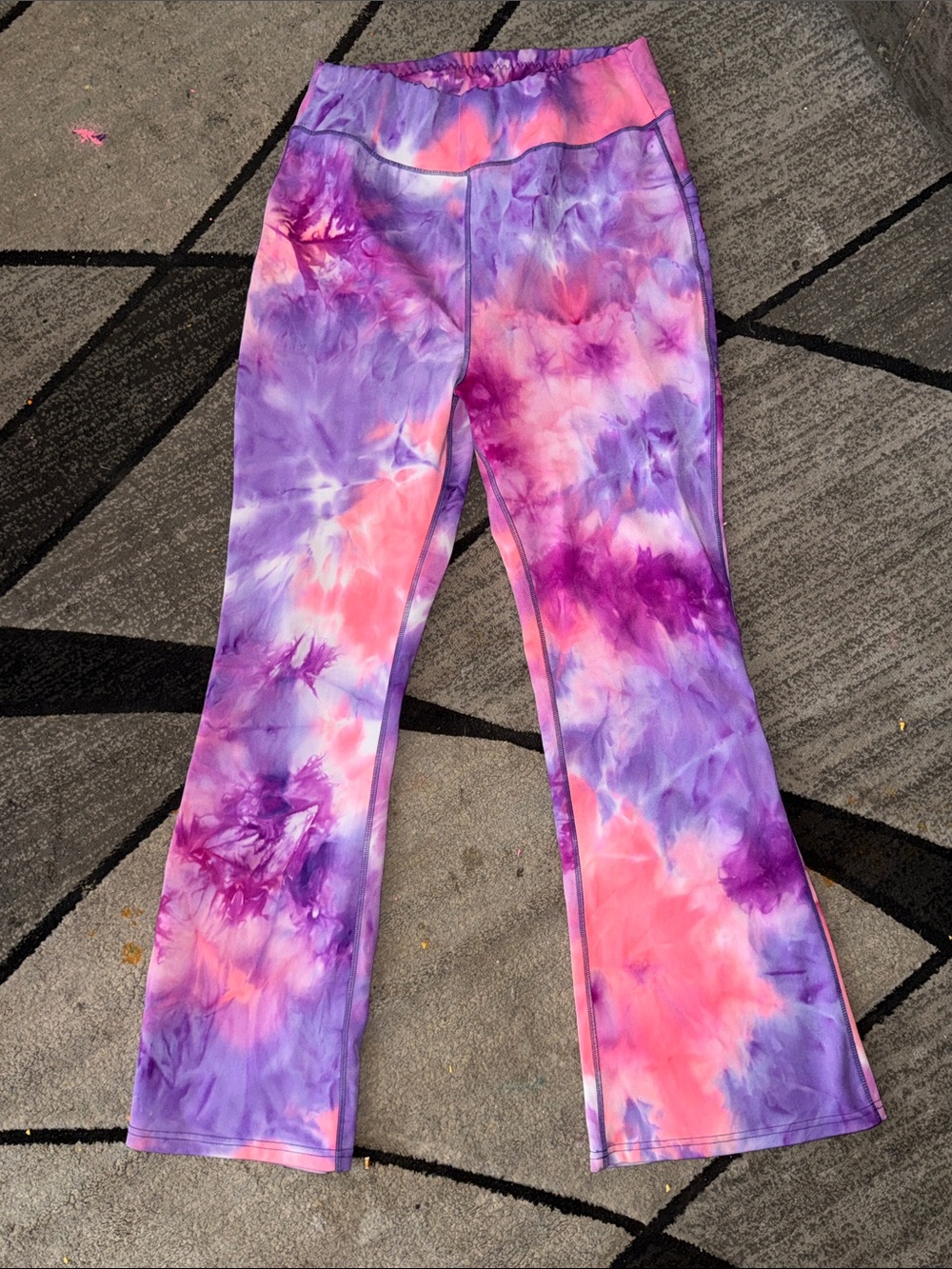 Womens Pop Fit Tie-Dye Flare Leggings - Pink & Purple